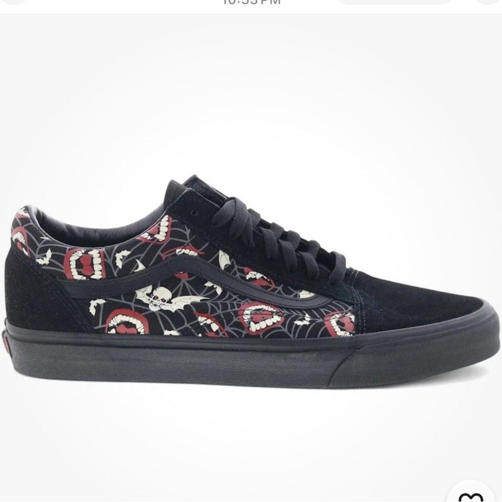 Vans Old Skool Glow Frights Brand new (no box)
Women’s size 6.0